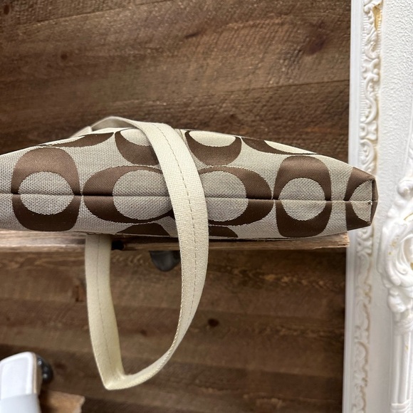 Coach Signature Crossbody Bag Khaki/Pink Lining - Picture 5 of 11